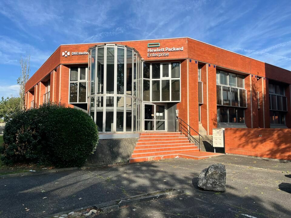 Location bureaux 1254 m² divisibles à partir de 156 m²