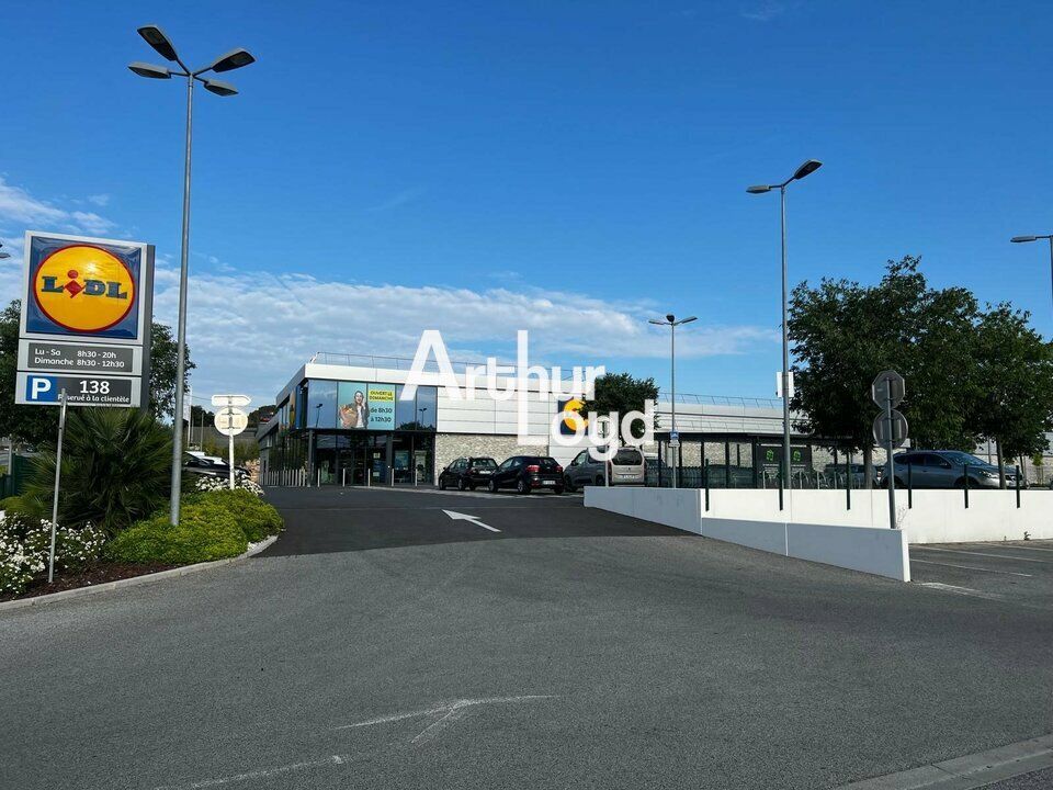 Location local commercial 460 m² non divisibles