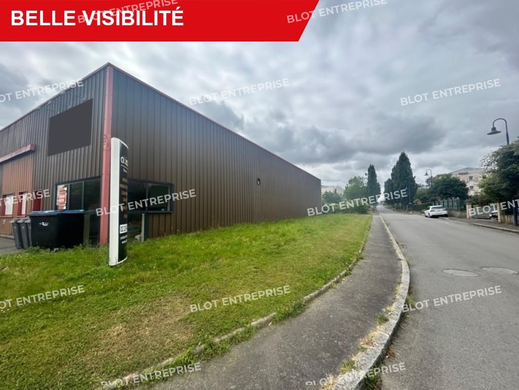 Location entrepôts 450 m² non divisibles