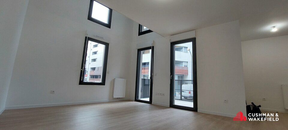 Vente local commercial 89.98 m² non divisibles