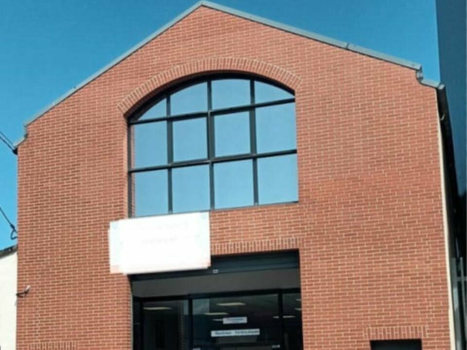 Location local d''activites 260 m² non divisibles