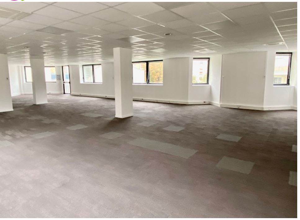 Location bureaux 258 m² divisibles à partir de 62 m²