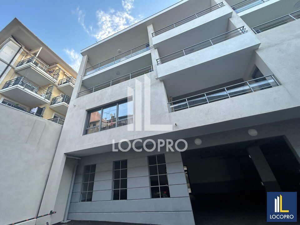 À LOUER - BUREAUX NEUFS - 105 M2 - CAGNES SUR MER