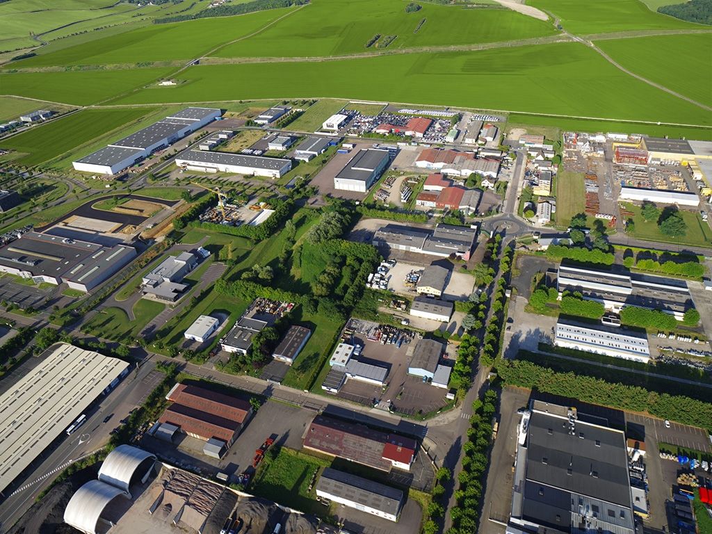 Vente terrain 38373 m² non divisibles