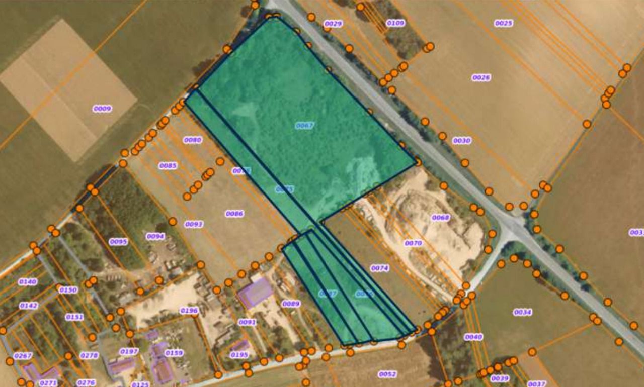 Vente terrain 34570 m² non divisibles