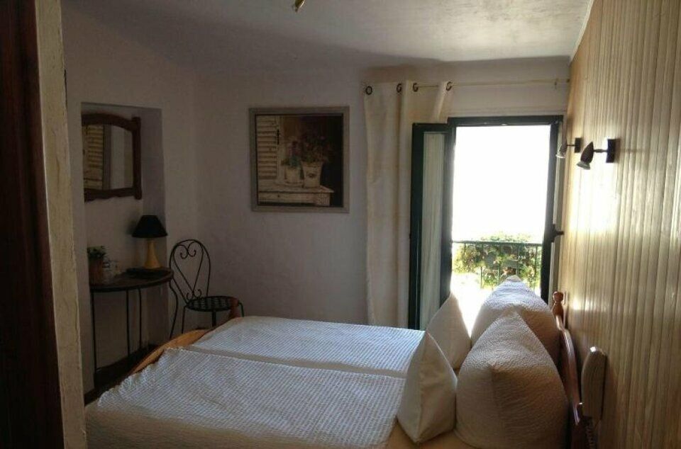 UNIQUE ! HOTEL RESTAURANT LOCATION PURE