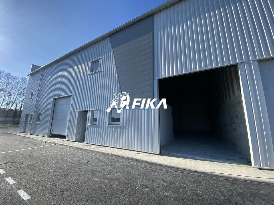 Location local d''activites 825 m² divisibles à partir de 90 m²