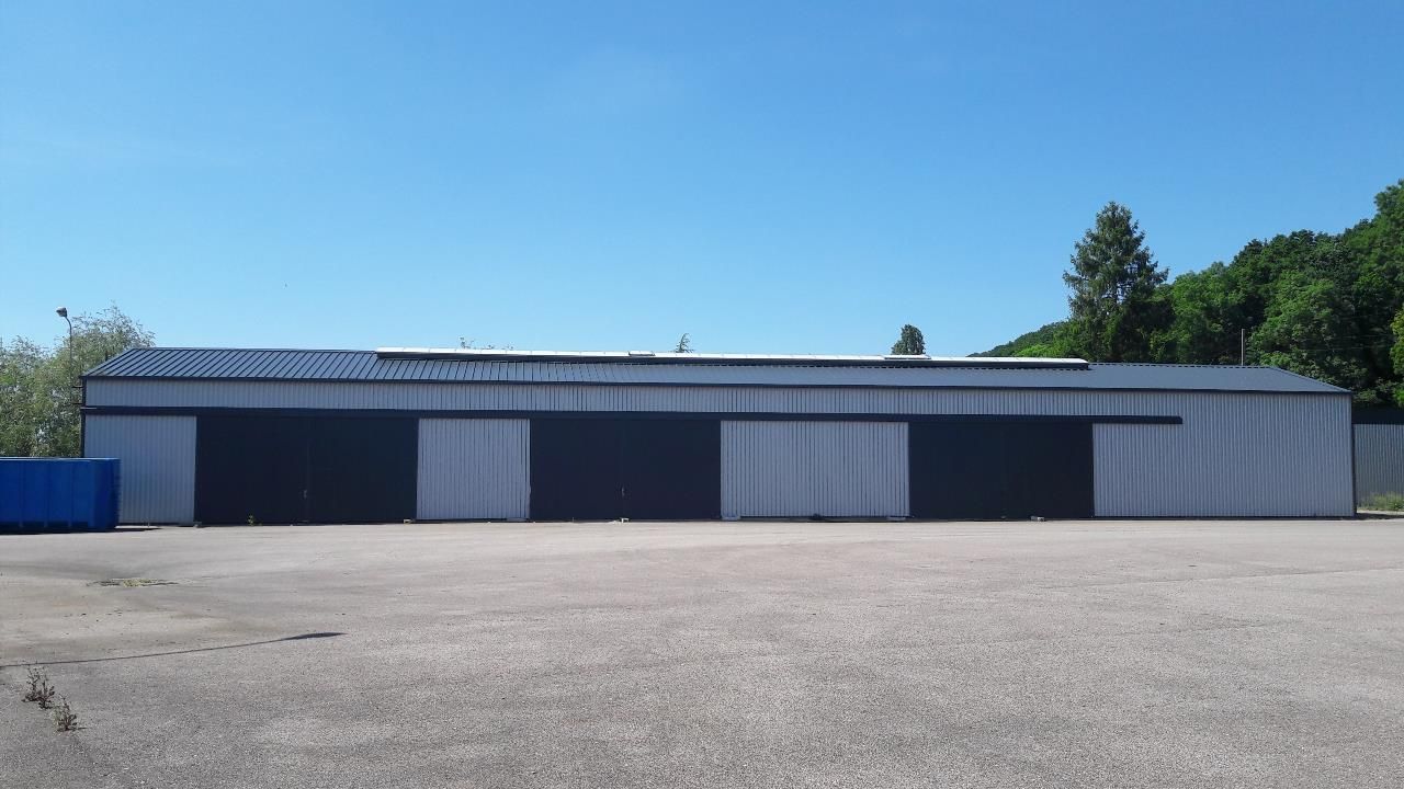 Location local d''activites 1100 m² non divisibles