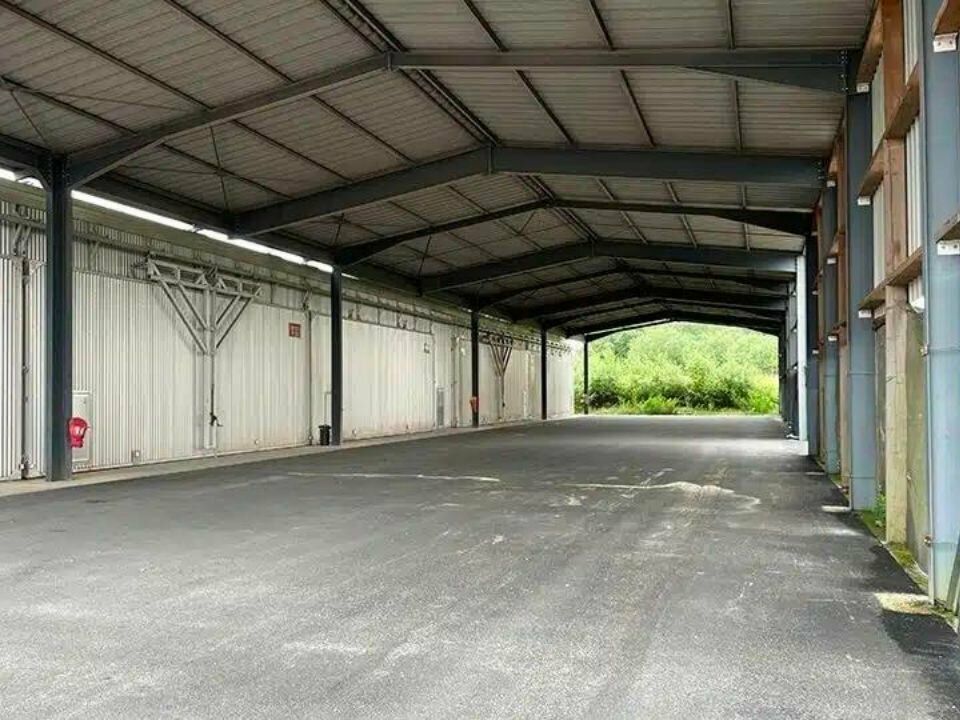 Entrepôt logistique de 5100m² à vendre à proximité de Sarreguemines (57).