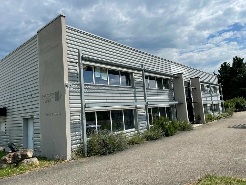 Vente local d''activites 1103 m² non divisibles