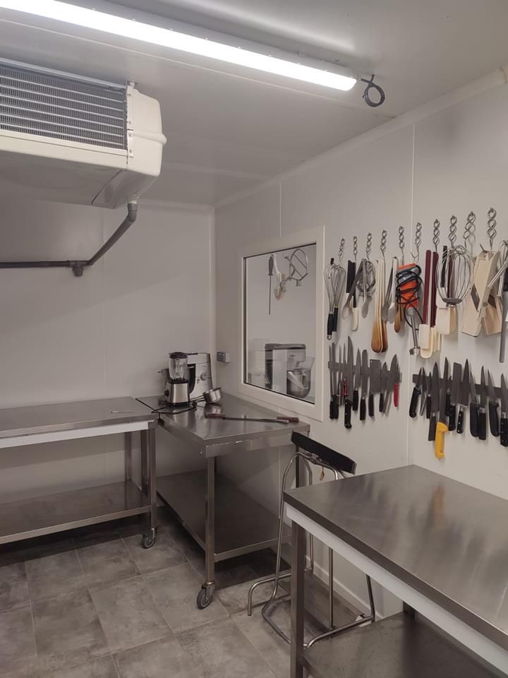 Pièce traiteur réfrigérée.5