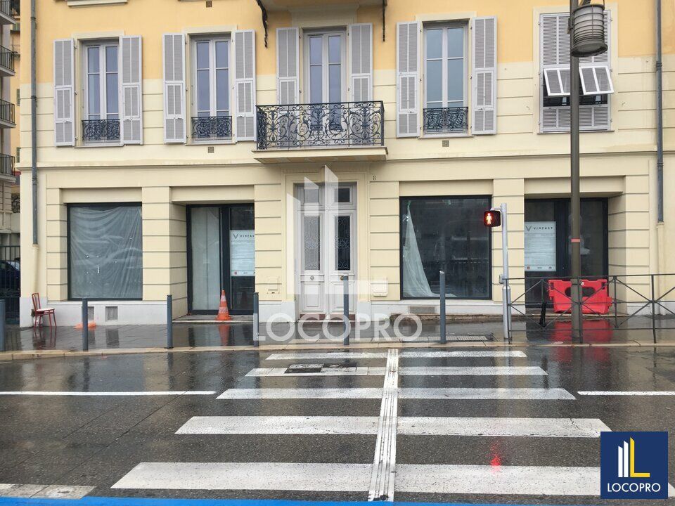 Vente local commercial 571 m² non divisibles