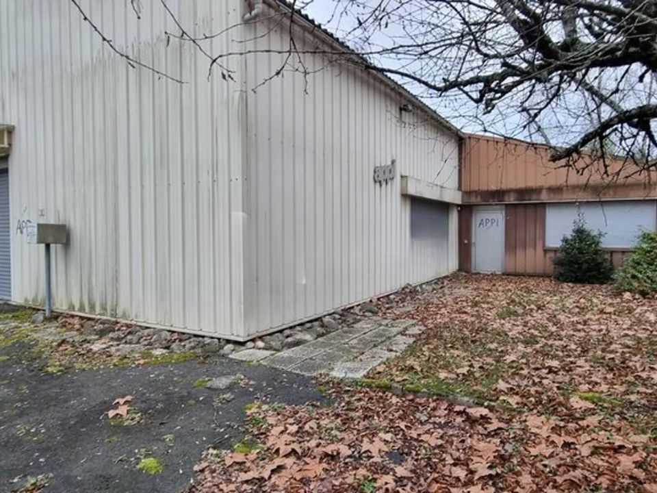 Location entrepot 400 m² non divisibles