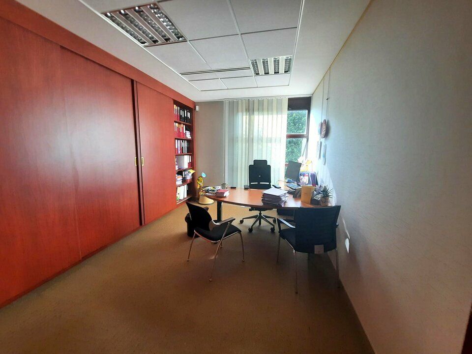 CLERMONT-FERRAND LA PARDIEU  A LOUER BUREAUX 701 m²  - ETAGE