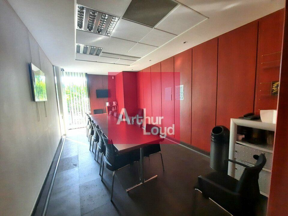 CLERMONT-FERRAND LA PARDIEU  A LOUER BUREAUX 662M² 