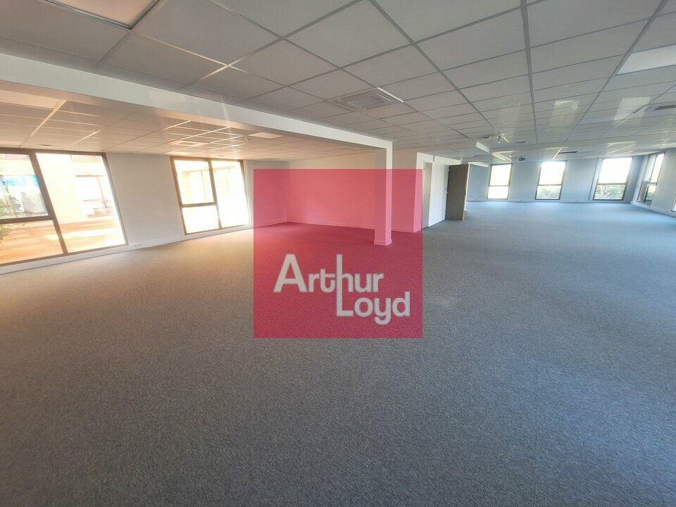 CLERMONT-FERRAND LA PARDIEU  A LOUER BUREAUX NEUF 223m² 