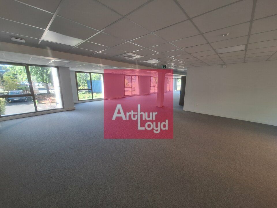 CLERMONT-FERRAND LA PARDIEU  A LOUER BUREAUX NEUF 230m² 