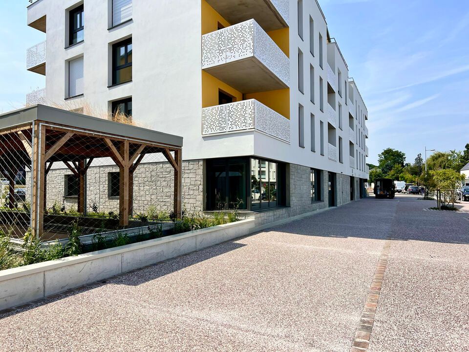 Vente local commercial 136 m² non divisibles