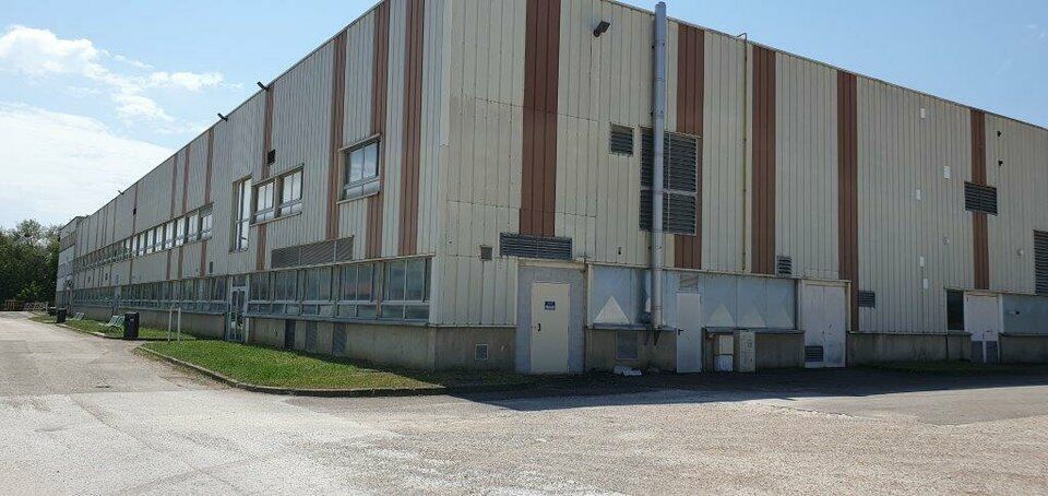 Location local d''activites 5476 m² non divisibles