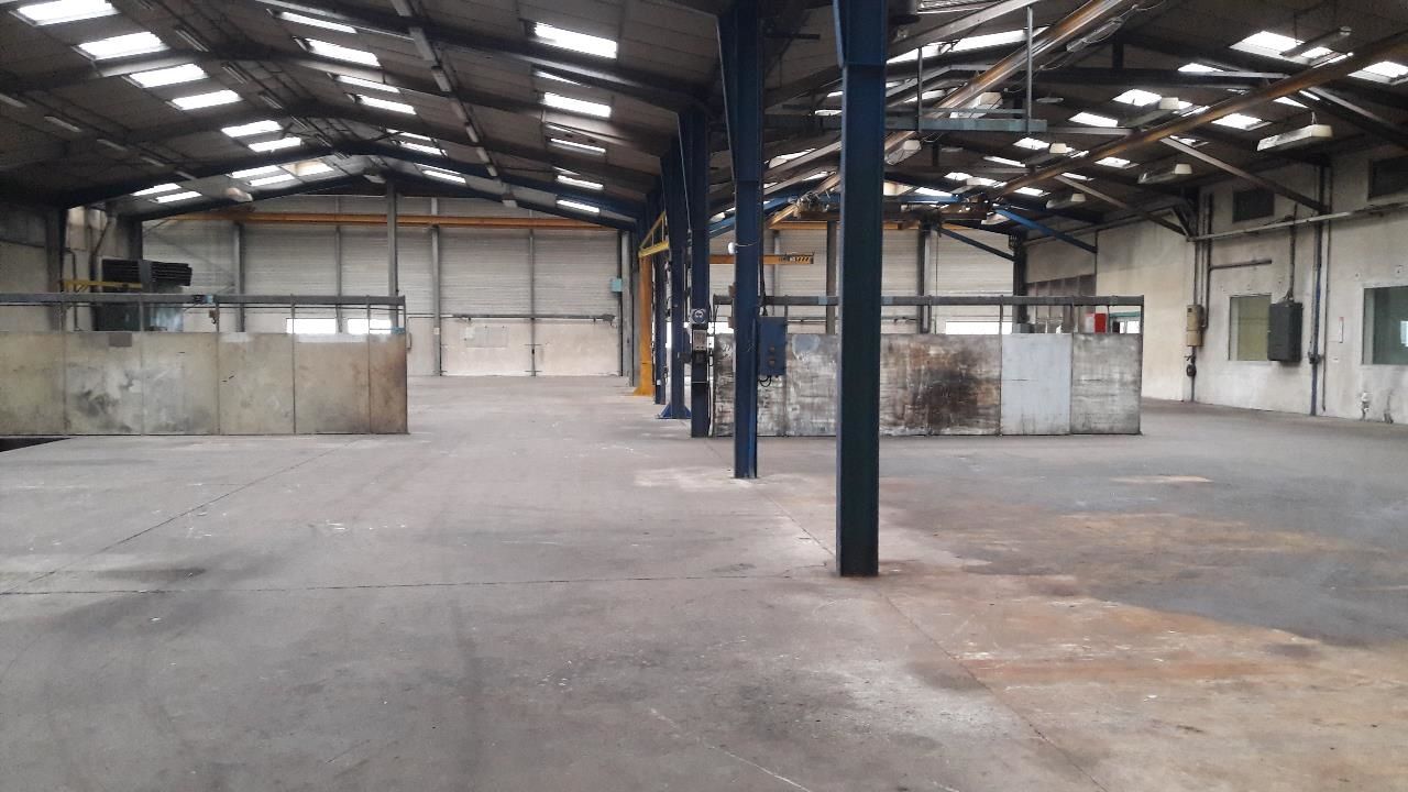 Location local d''activites 2838 m² divisibles à partir de 1000 m²