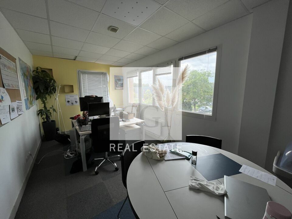 BUREAUX MODERNES ET FONCTIONNELS A LOUER