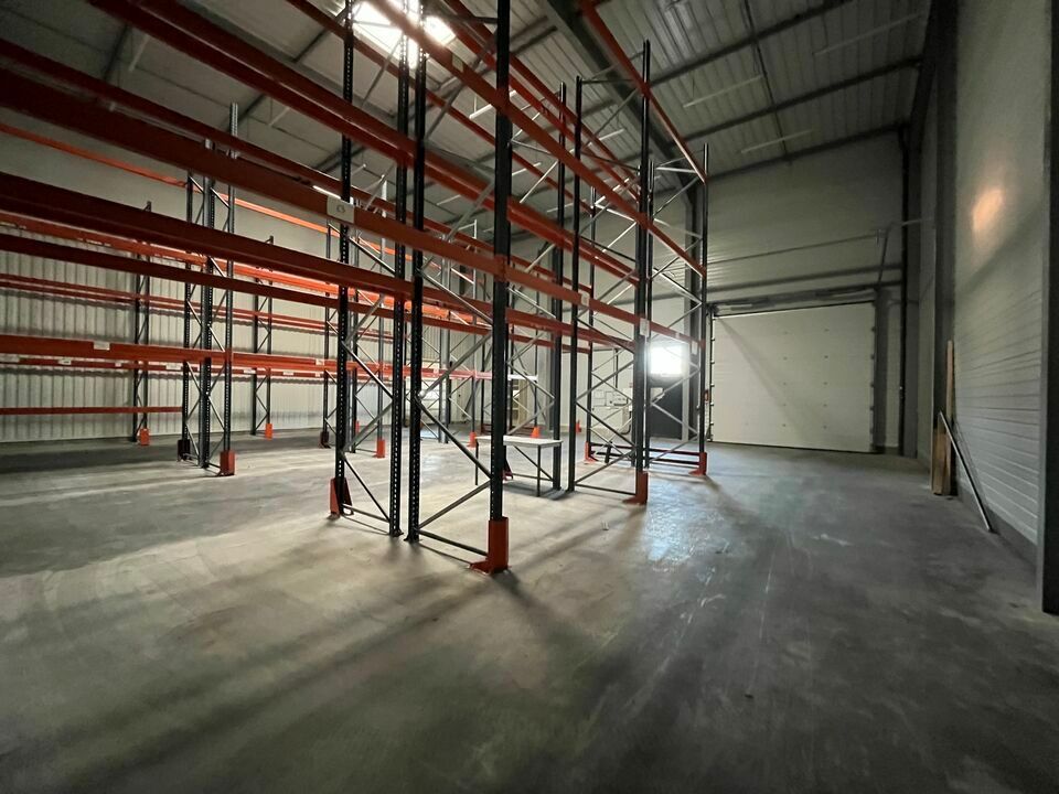 Valoris Real Estate vous propose à la location des locaux d'activités à Neuville-sur-Saône, au sein du Parc "Neuville industrie". Locaux récents disponibles immédiatement.