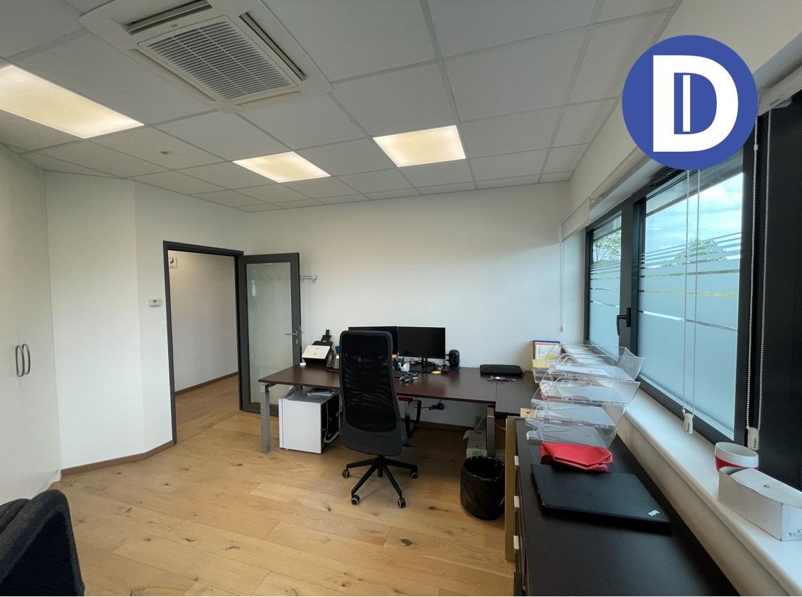 Location bureaux 300.00 m² non divisibles
