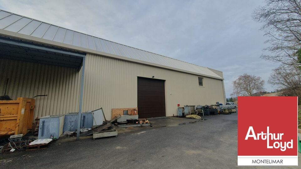 DROME PROVENCALE - A 30 KMS DE MONTELIMAR - A vendre un bâtiment industriel composé de deux bâtiments à usage d'entrepôts et bureaux.