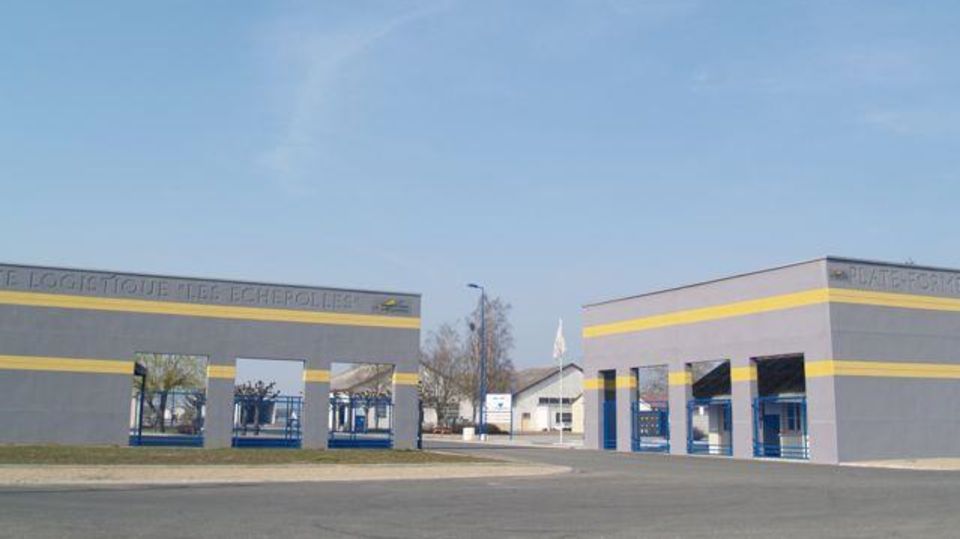 Vente entrepot 48000 m² non divisibles