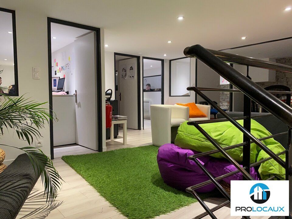 Location bureaux 140 m² non divisibles