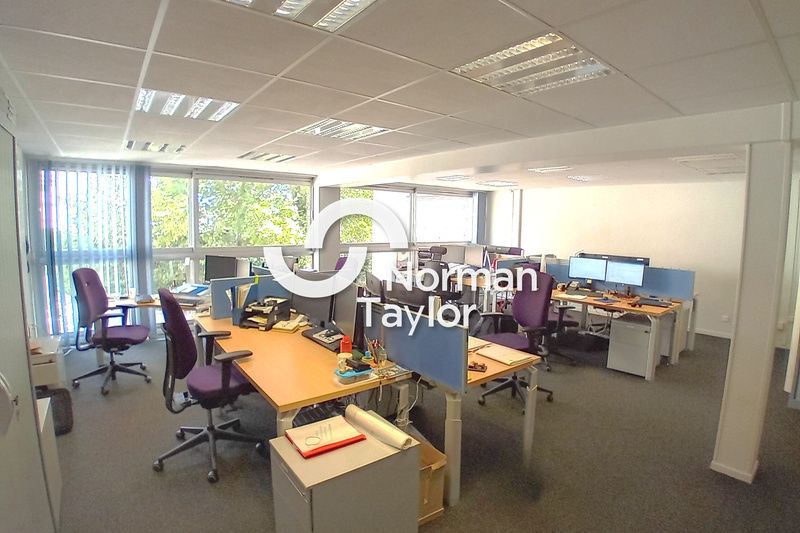 Location bureaux 967 m² non divisibles