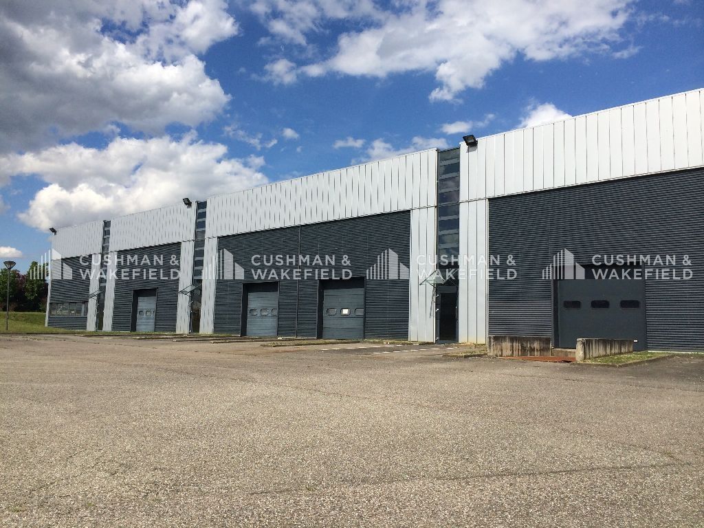 Location activités 1827 m² non divisibles