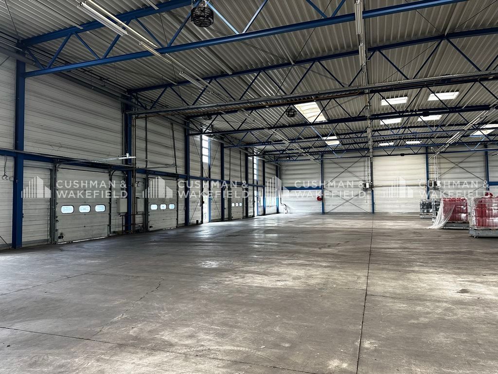 Location activités 1827 m² non divisibles
