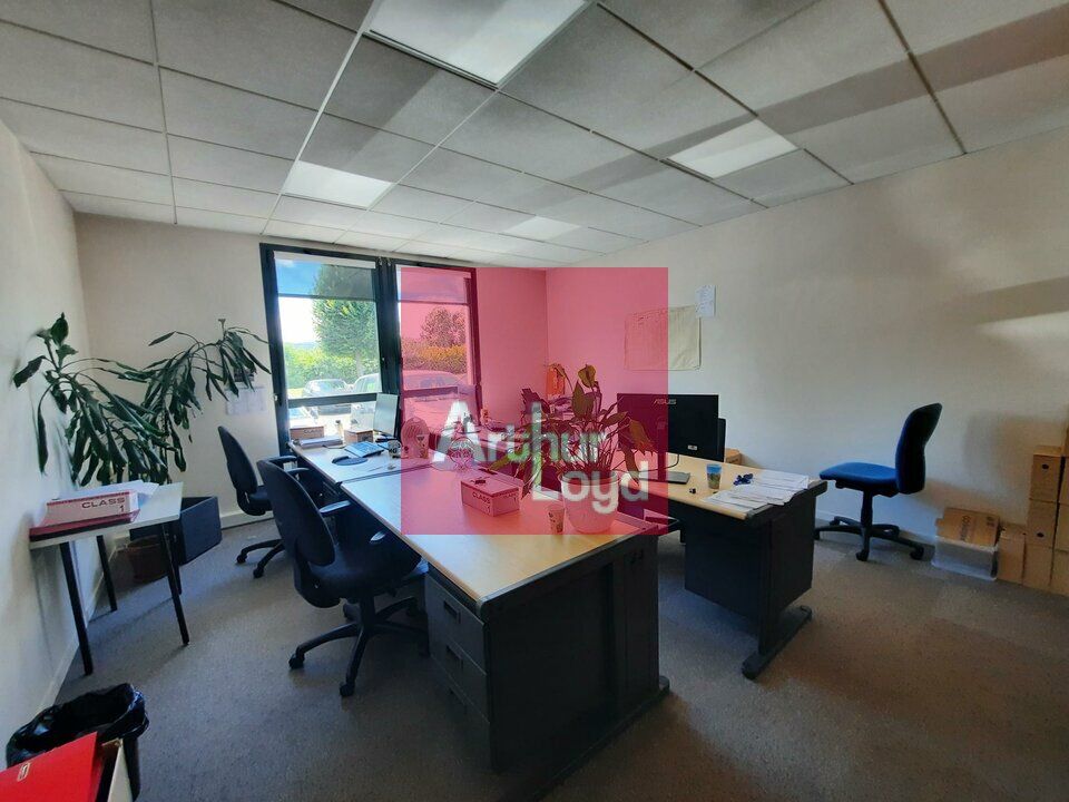 CLERMONT-FERRAND LA PARDIEU A LOUER BUREAUX 1142 M² - PARKING 45 PLACES