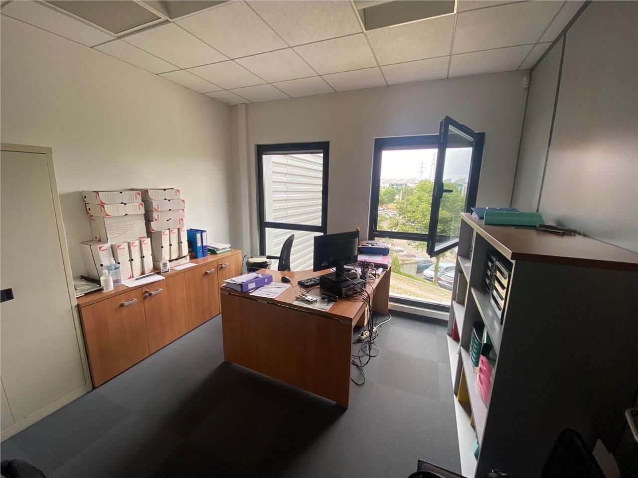 For rent - Saint Etienne Technopole - Offices 105 m2 + 2 par