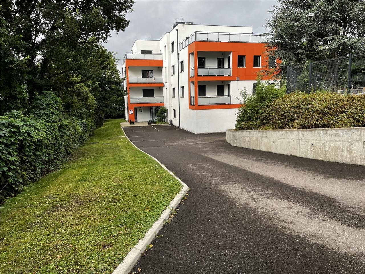 Vente bureaux 1313 m² à Saint-Étienne