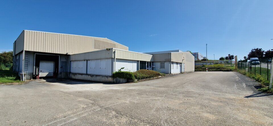 Location local d''activites 826 m² non divisibles