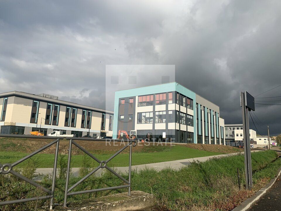 Location bureaux 189.2 m² non divisibles