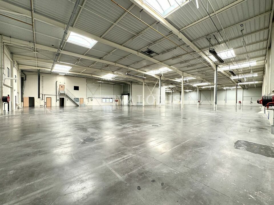Location local d''activites 3506 m² non divisibles