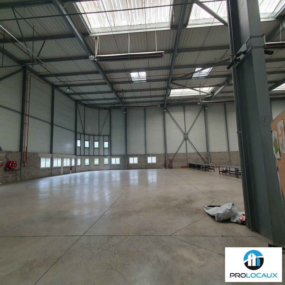 Location local d''activites 1760 m² non divisibles