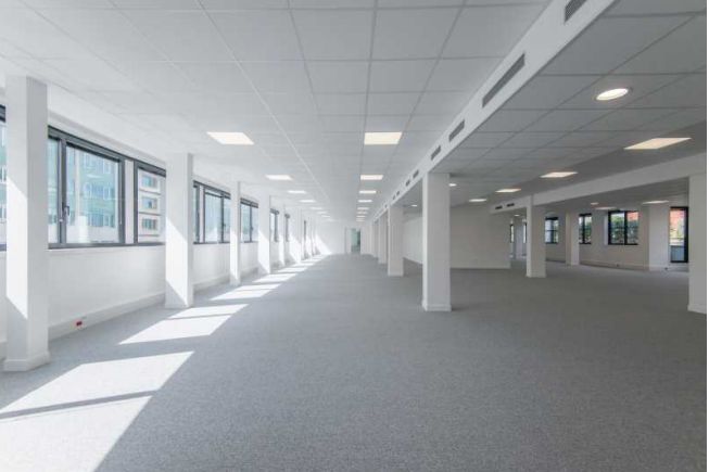 Location Bureaux 854 m² non divisibles