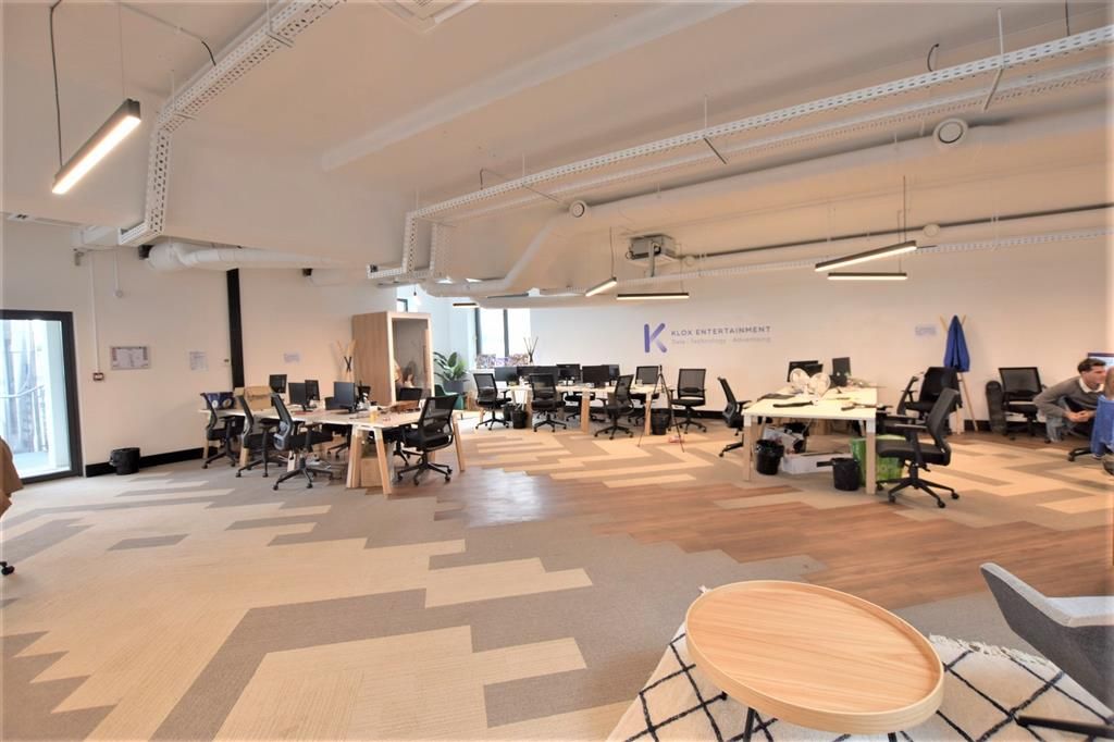 Location bureaux 3133 m² non divisibles