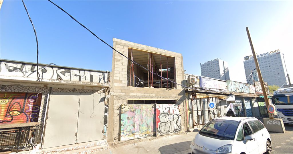 Location local commercial 367 m² non divisibles