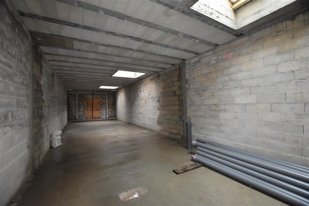 Location local commercial 367 m² non divisibles