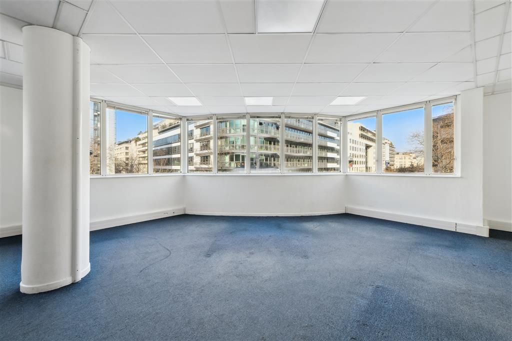 Location Bureaux 418 m² non divisibles