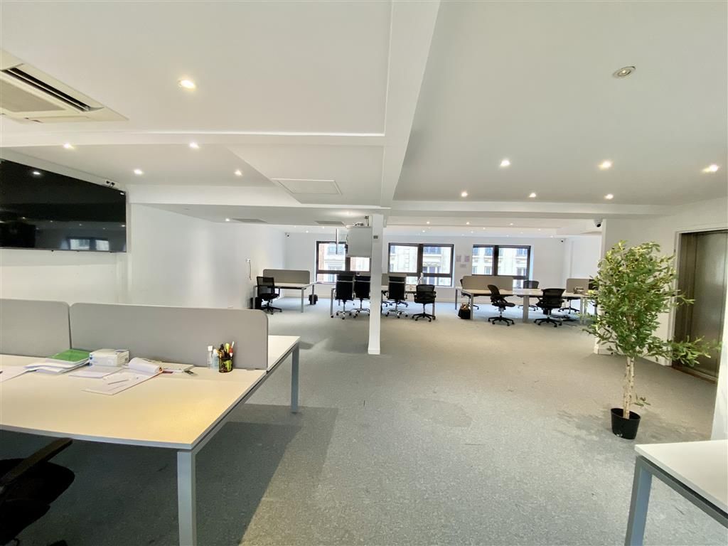 Location bureaux 138 m² non divisibles