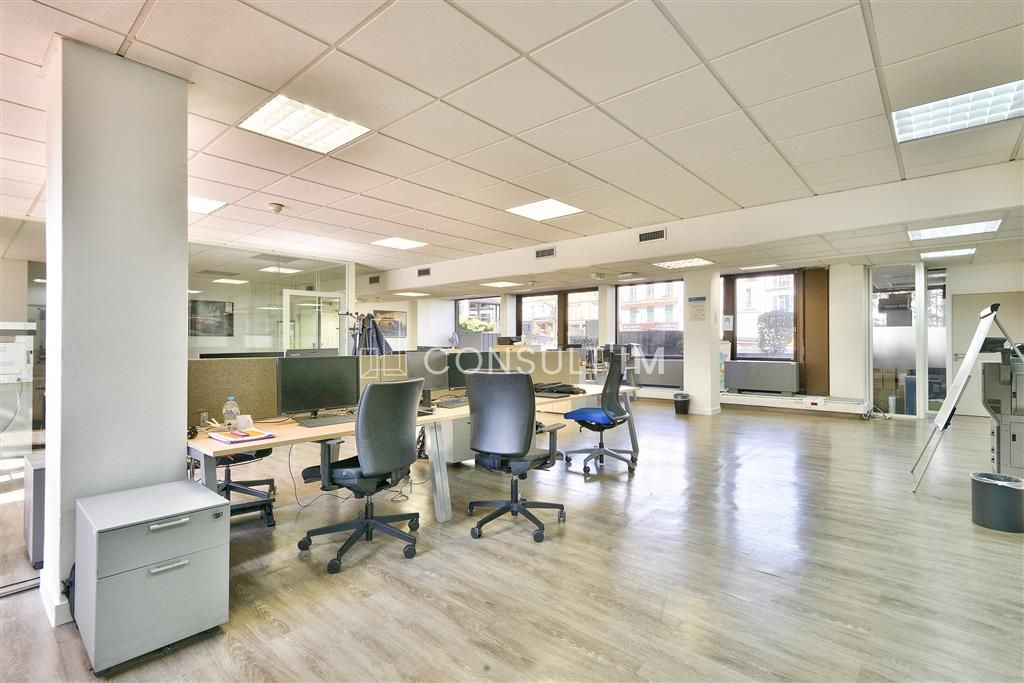 Vente bureaux 1236 m² divisibles à partir de 362 m²