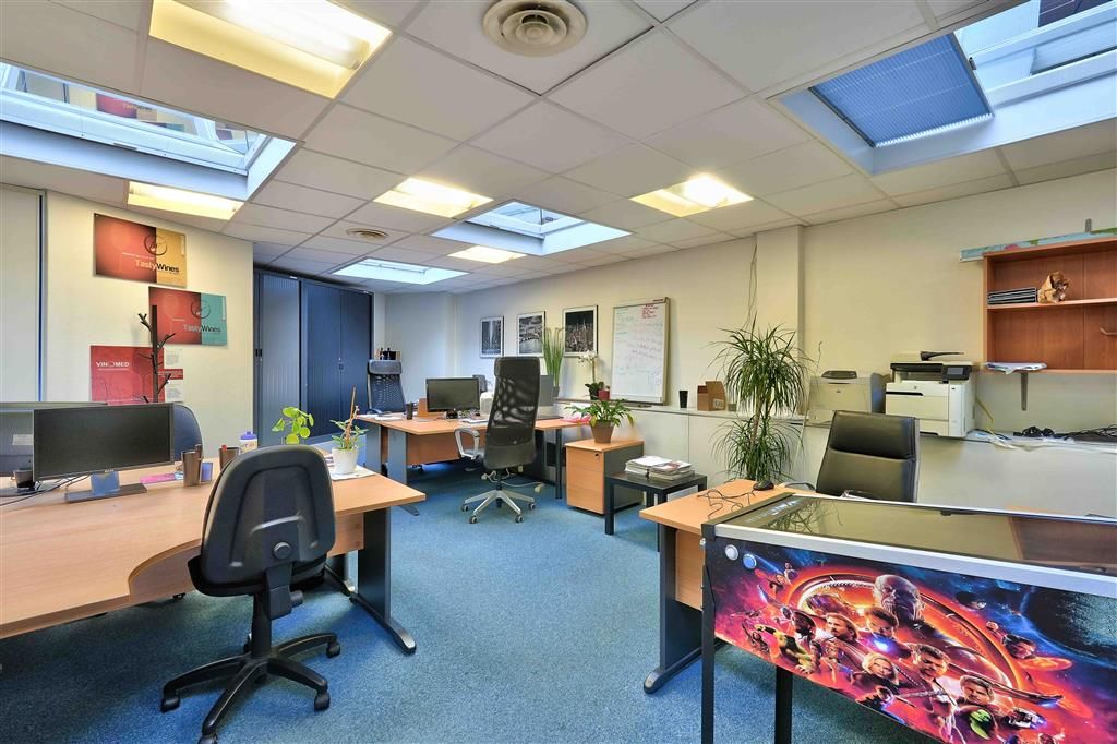 Location Bureaux 178 m² non divisibles
