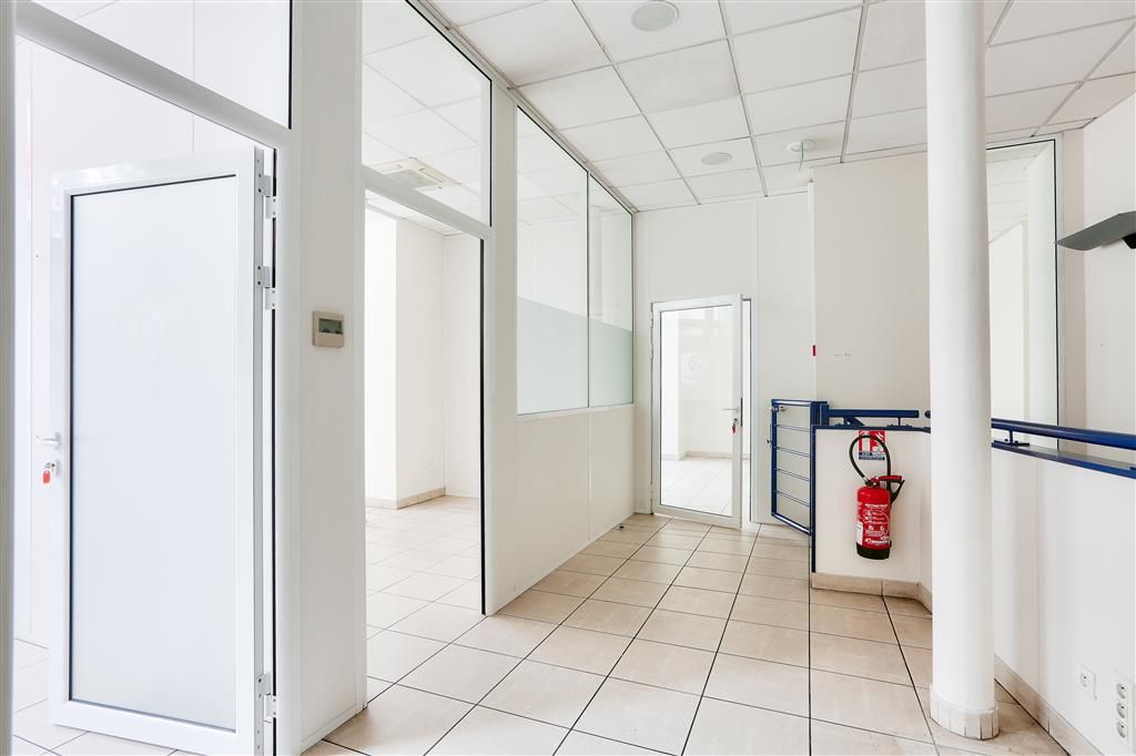 Location local commercial 109 m² non divisibles