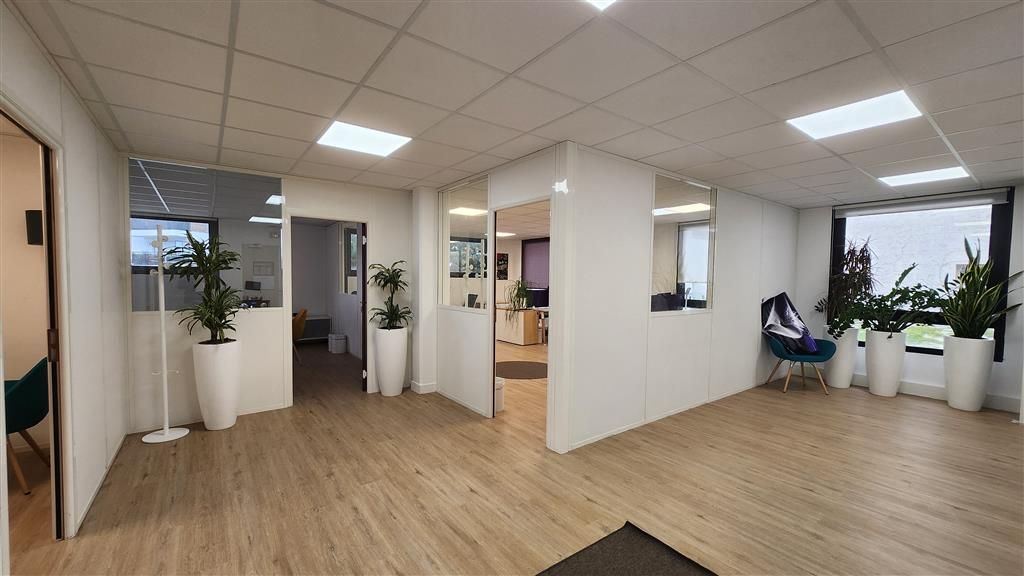 Location Bureaux 124 m² non divisibles